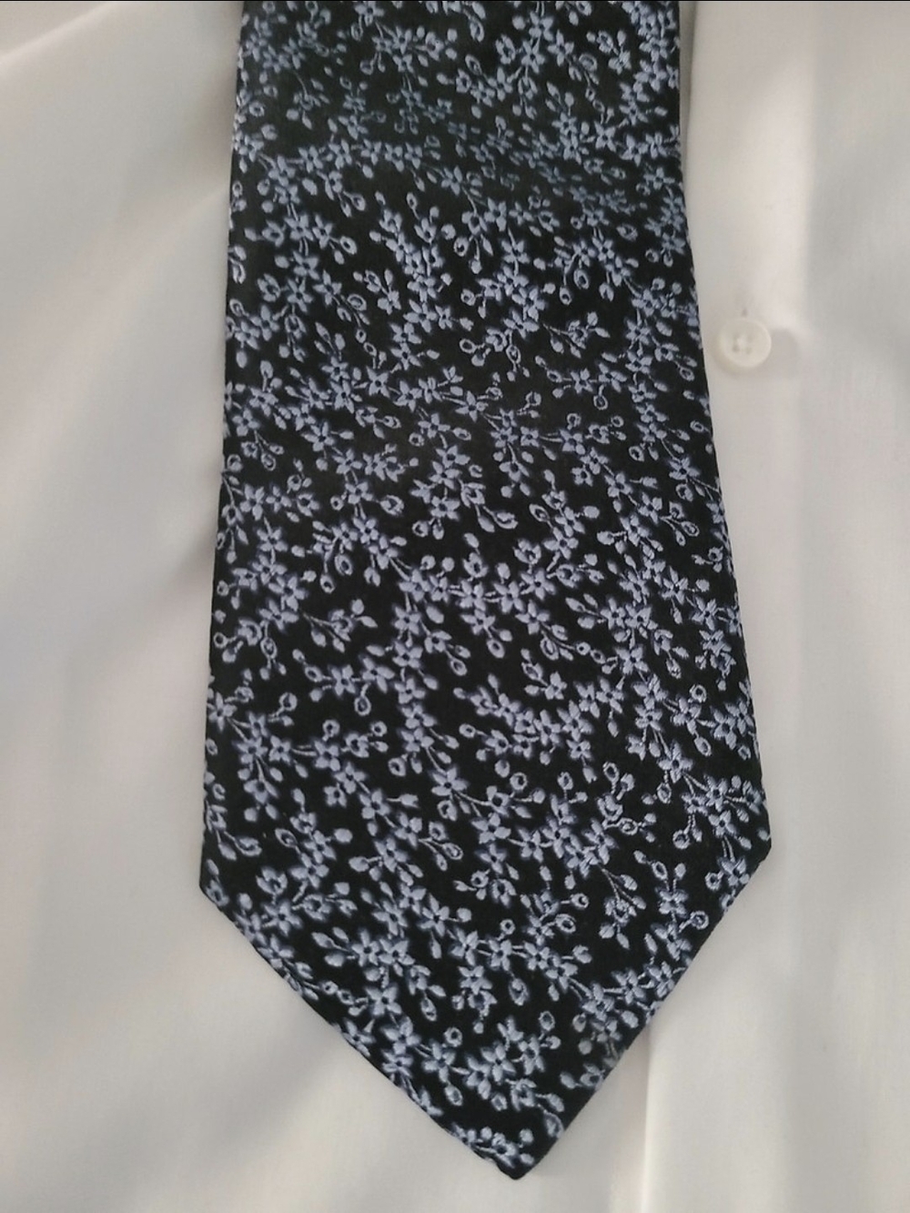 Hugo Boss Black Tie with White Floral Jacquard